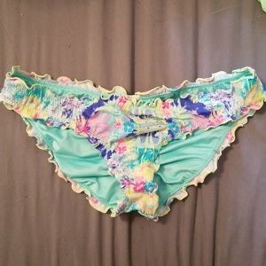 Vs rouched bikini bottoms